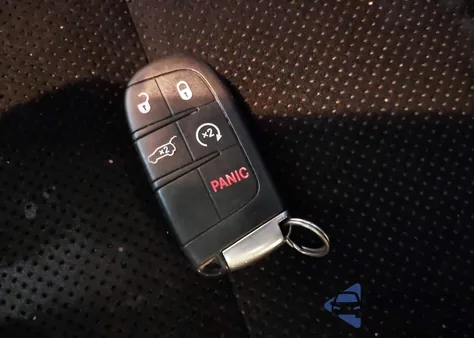 2017 Jeep Grand Cherokee Altitude 4X4 z USA, uszkodzony, nr VIN 1C4RJFAG3HC841307